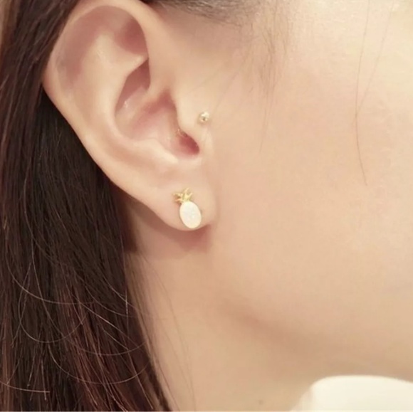 Delicate opal pineapple earrings studs (gold) - Picture 4 of 5